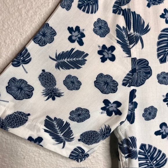NEW Laguna Palm, Pineapple & Flower Button Up Collared Silky Camp Shirt Small - Picture 8 of 11
